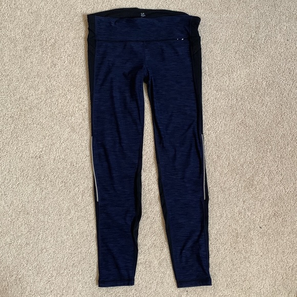 GapFit Gfast two-tone Leggings - Picture 2 of 4